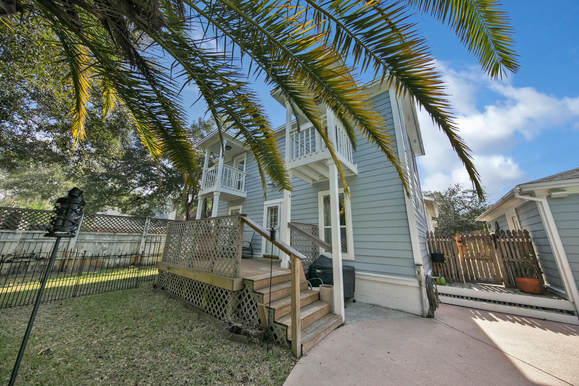 PALM SHORES - Residential