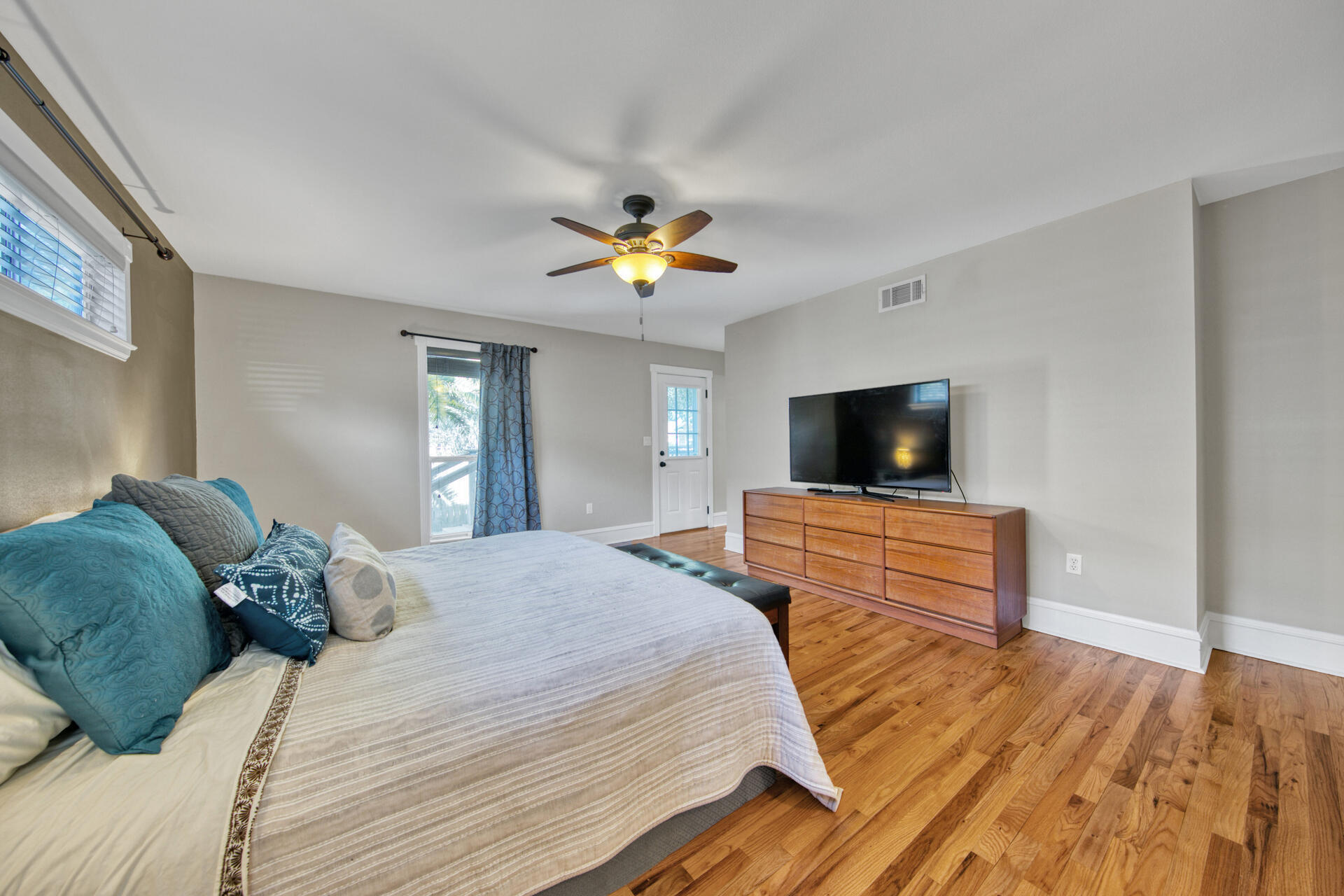 PALM SHORES - Residential