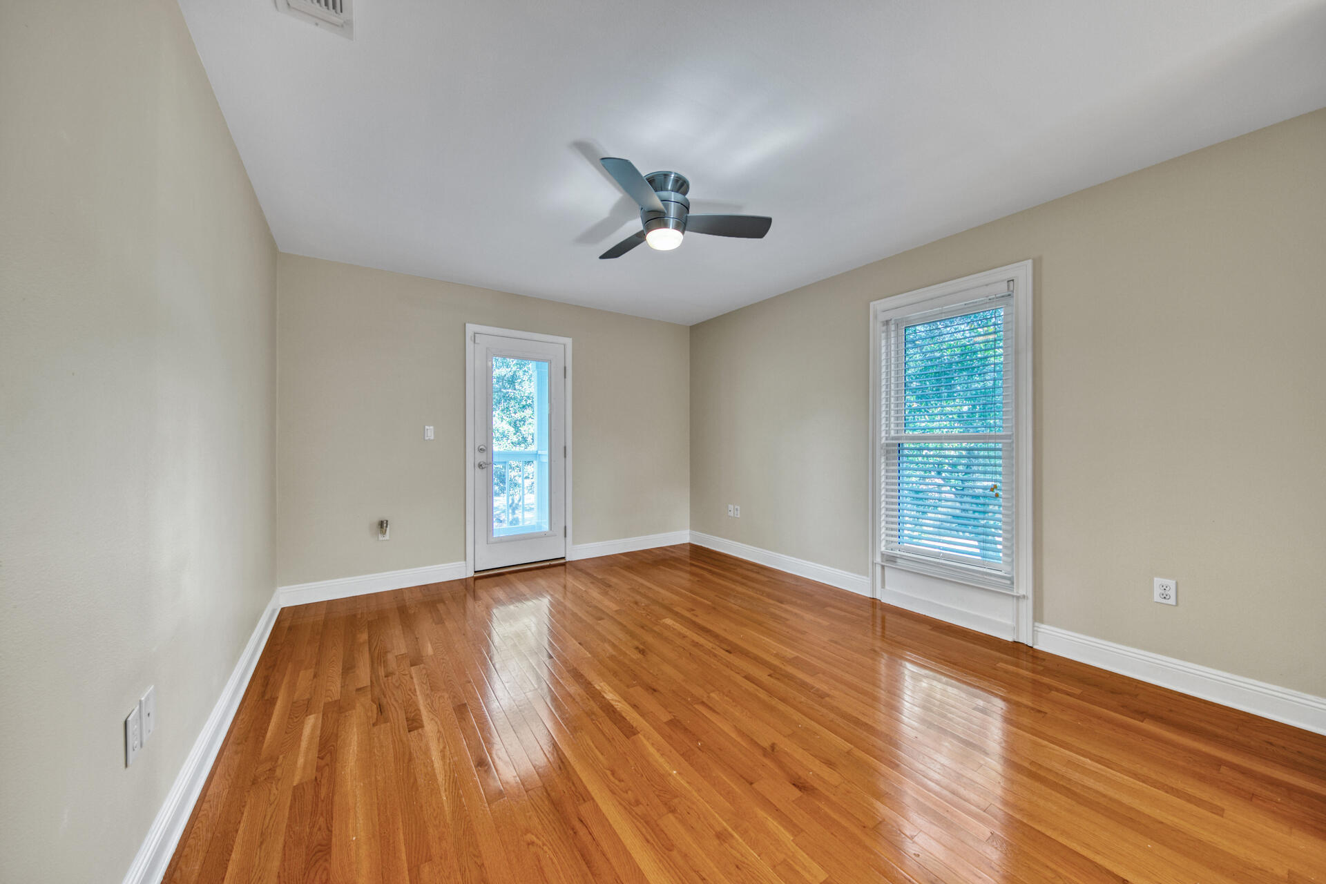 PALM SHORES - Residential