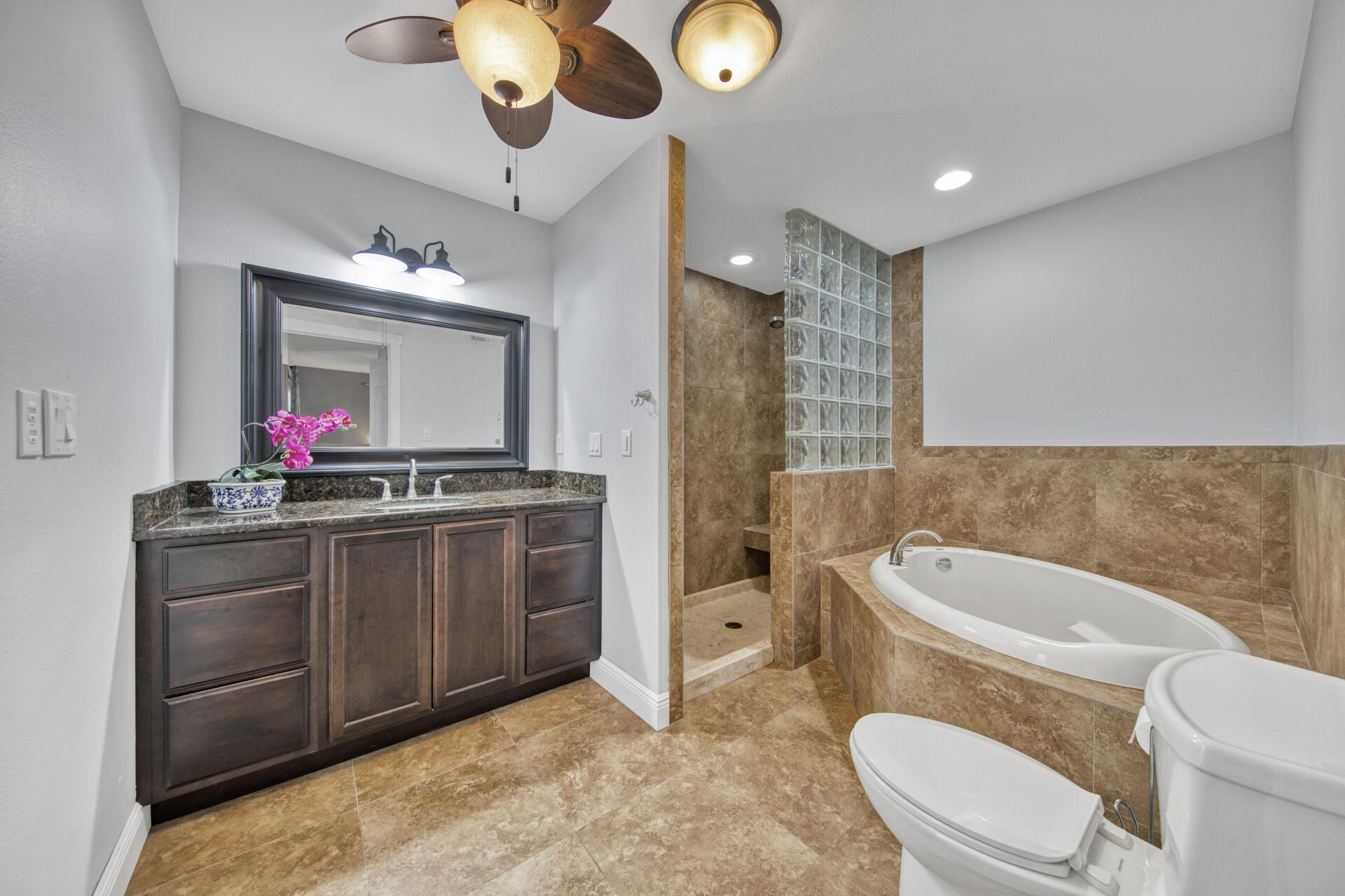 PALM SHORES - Residential