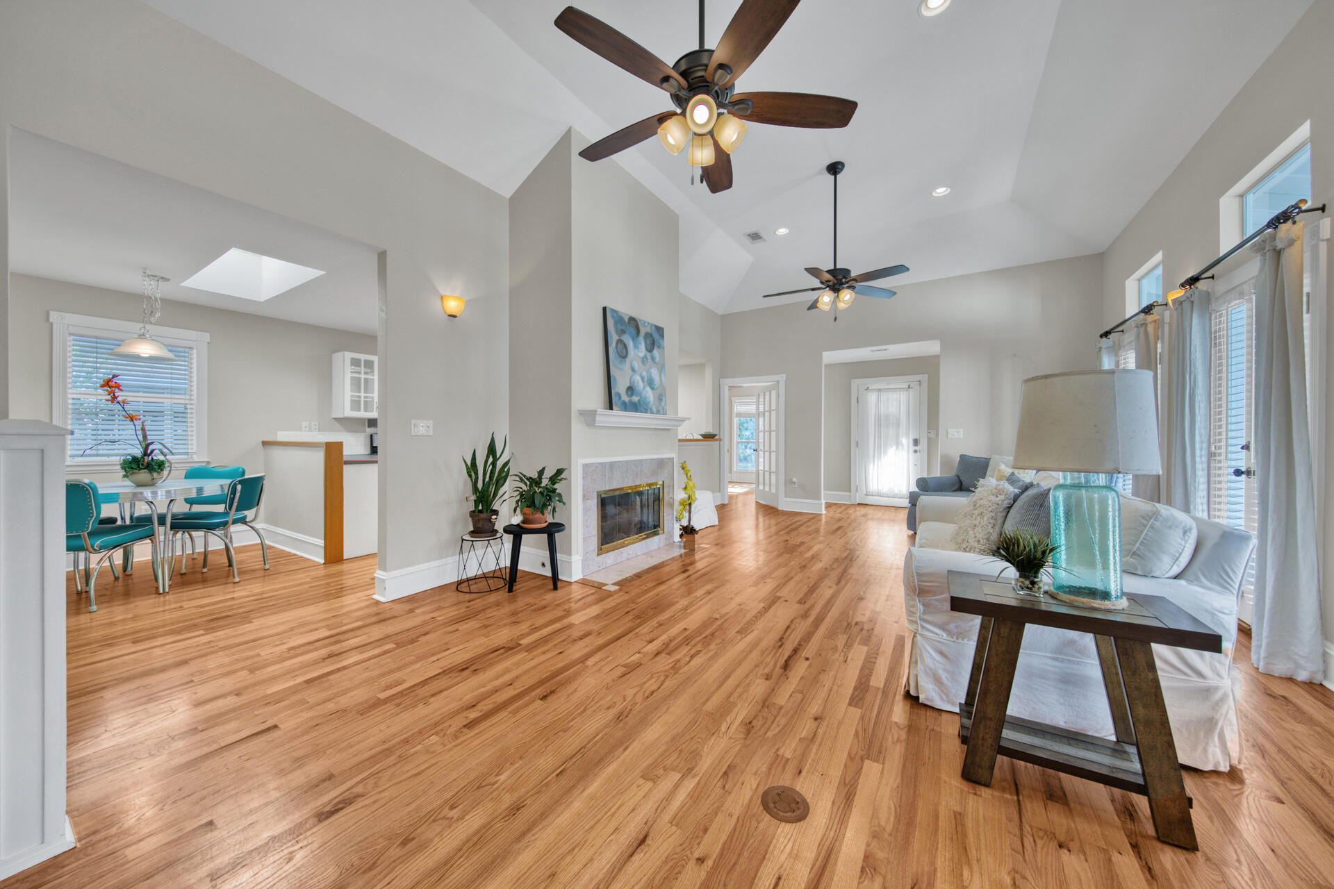 PALM SHORES - Residential