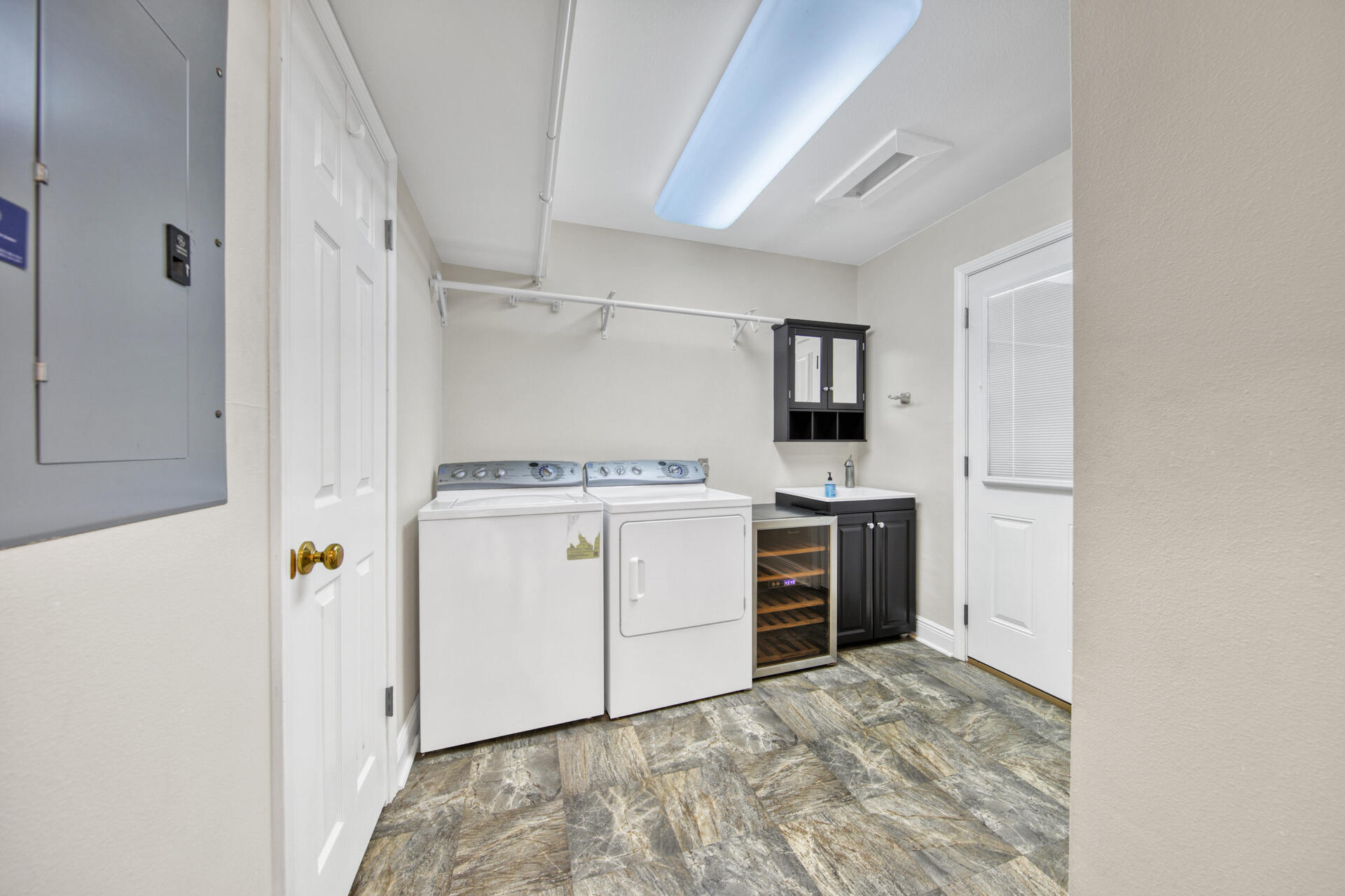 PALM SHORES - Residential