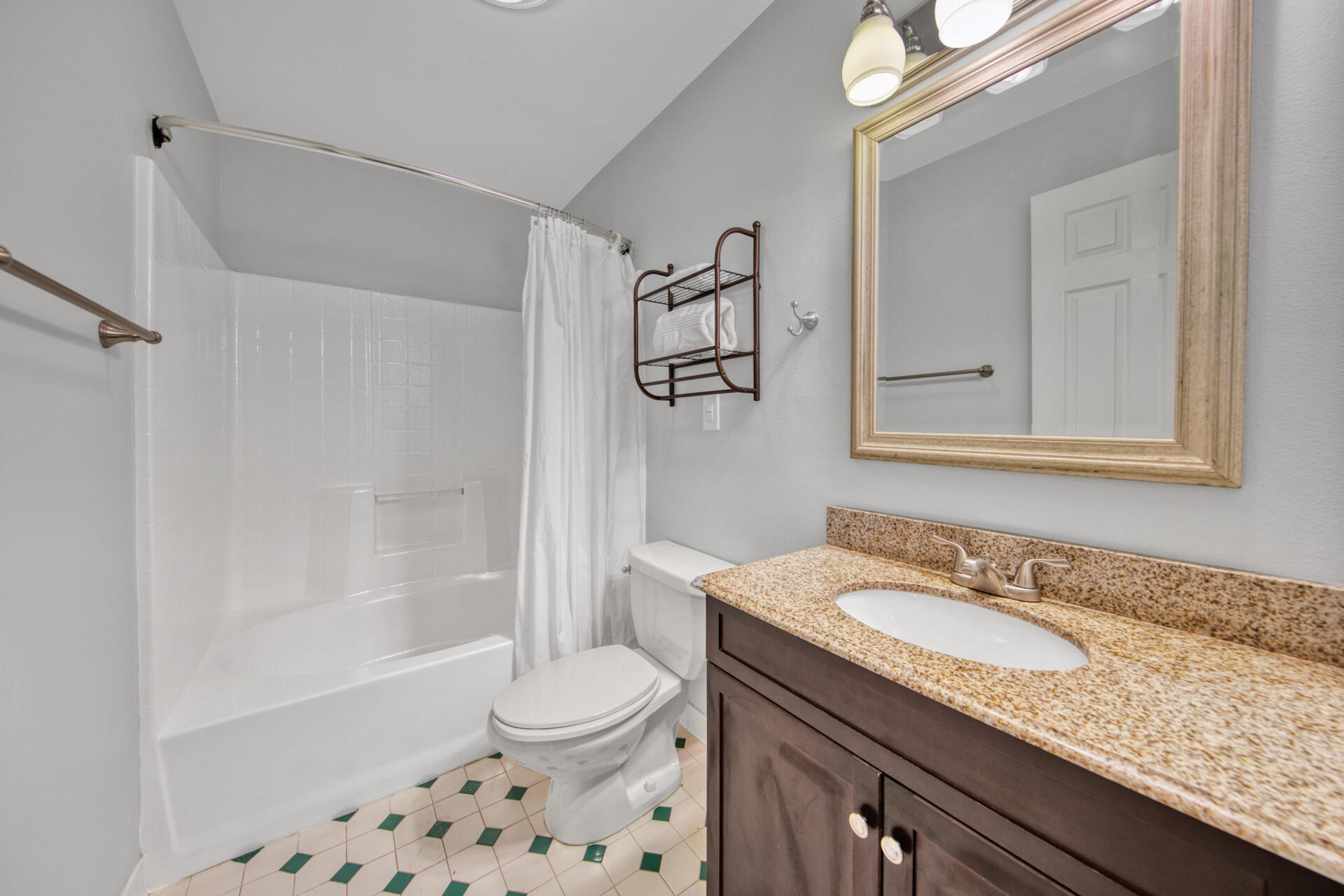 PALM SHORES - Residential