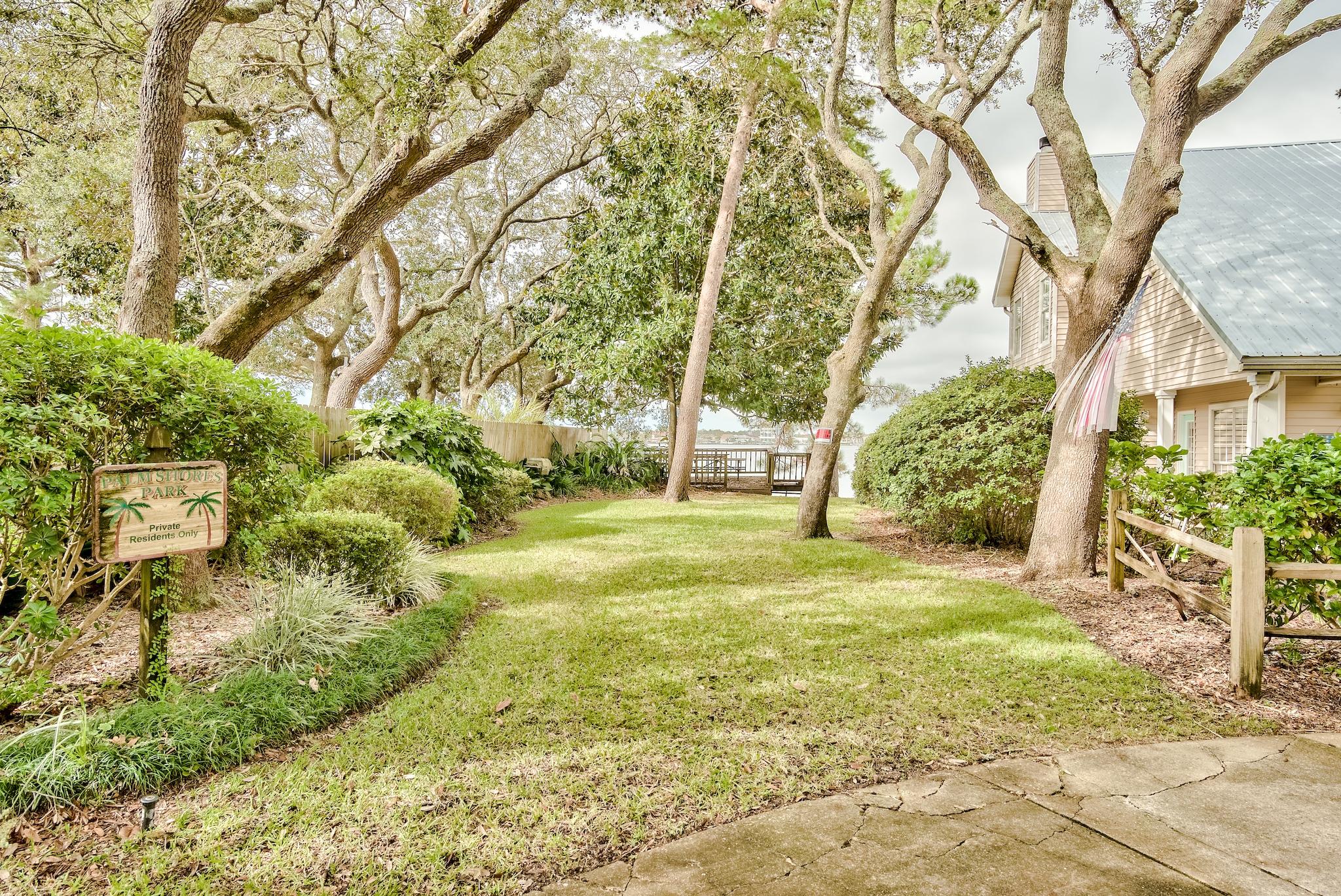 PALM SHORES - Residential