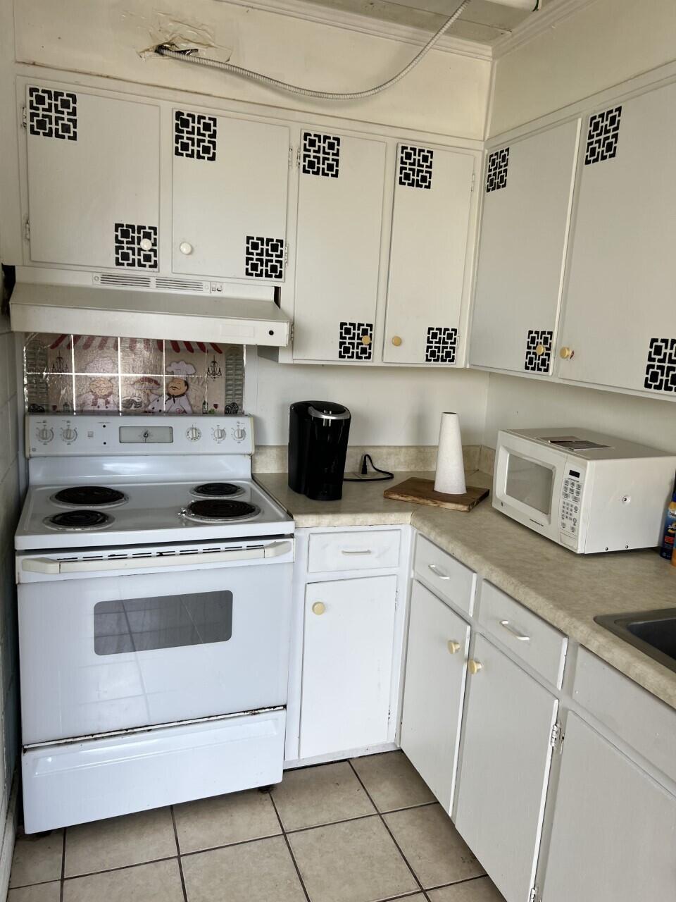 SEA PALM CONDO - Residential