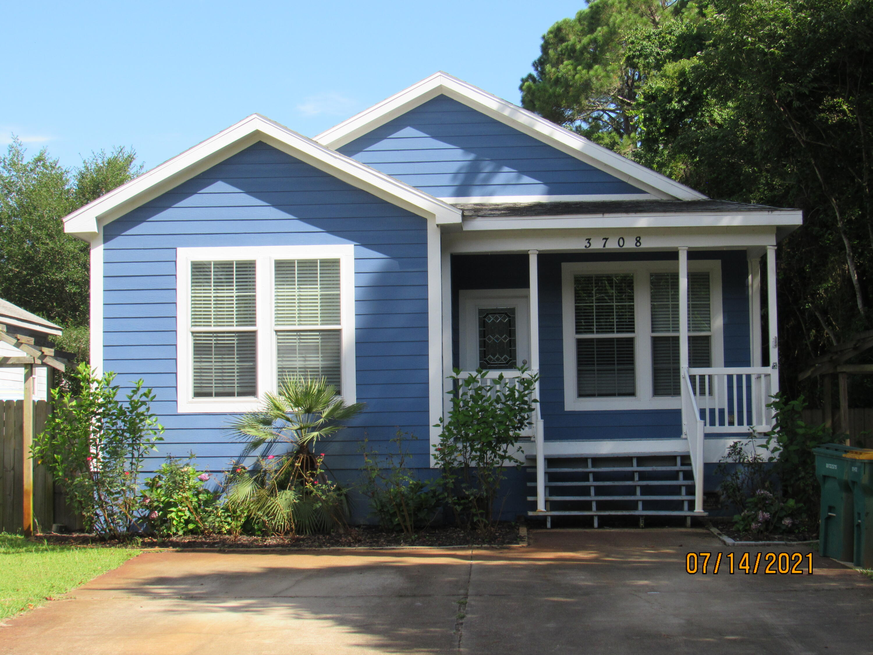 Charming 3-Bedroom Home Near Joe's Bayou Recreation Area!Nestled just moments away from Joe's Bayou Recreation Area and Mattie Kelly Pier, this delightful 3-bedroom, 2-bath home offers a perfect blend of comfort and style. The inviting curb appeal includes a charming covered front porch, while the private, fenced-in backyard features a spacious covered back porch and a convenient storage buildingAa'ideal for outdoor living and entertaining.Step inside to discover an airy, open living space with neutral tones and easy-to-maintain tile flooring throughout (no carpet!). The updated lighting and thoughtful upgrades create a warm, contemporary atmosphere. The heart of the home, the kitchen, showcases sleek countertops, a stylish subway tile backsplash, stainless steel appliances, ample cabinetry, and a dedicated formal dining areaperfect for family meals and gatherings.

The primary suite is a true retreat, offering a spa-like en suite bathroom with a double vanity, walk-in shower, relaxing garden tub, private toilet room, and an expansive walk-in closet. Two well-sized guest bedrooms share a full guest bathroom, ensuring plenty of space for everyone.
Additional features include a mudroom and a separate laundry room, adding extra convenience. Pets may be considered with prior approval and a non-refundable pet fee. No smoking or vaping allowed.
Don't miss out on this charming home in a prime locationschedule your tour today!
