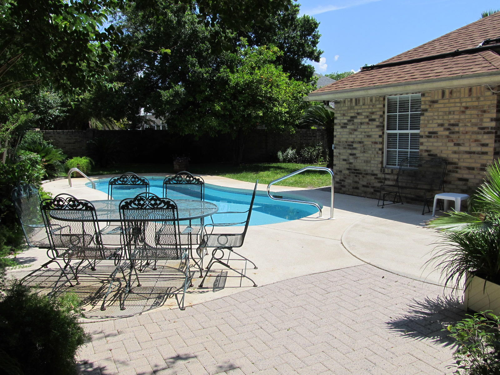 EMERALD BREEZE ESTATES - Residential