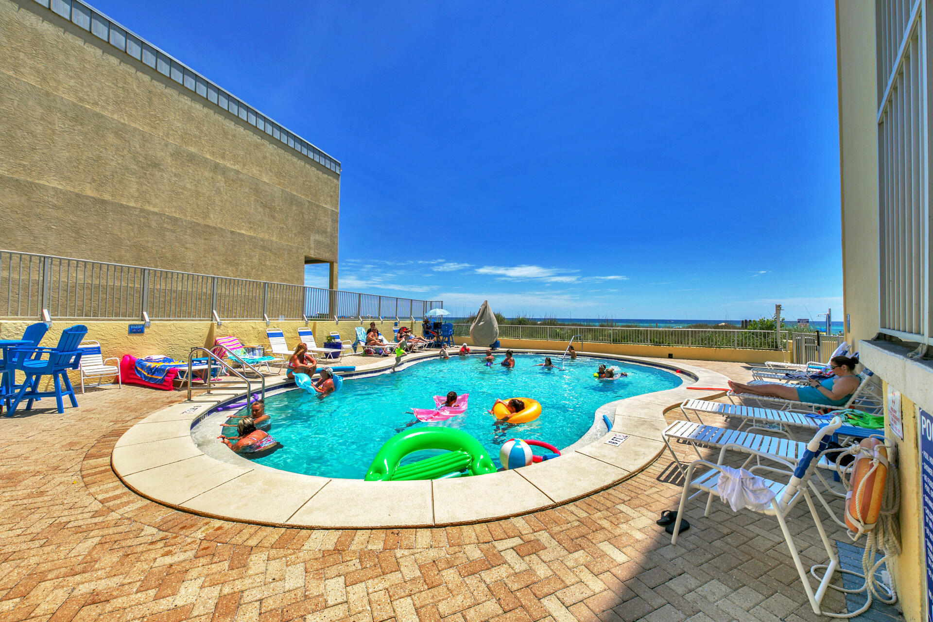 CONTINENTAL CONDO - Residential