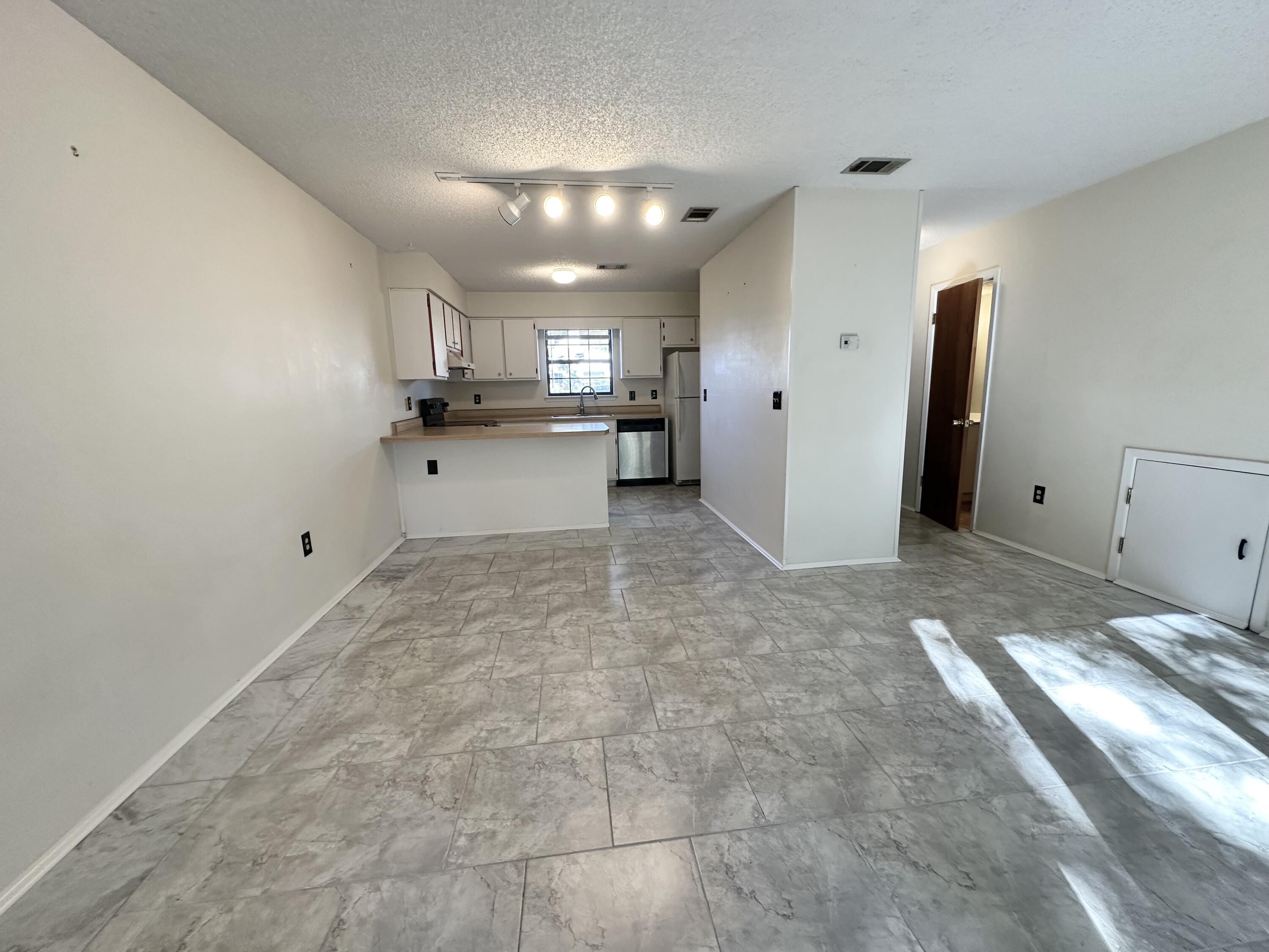 Cambridge Townhome - Residential