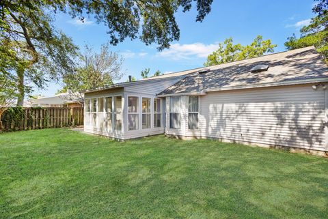 A home in Niceville