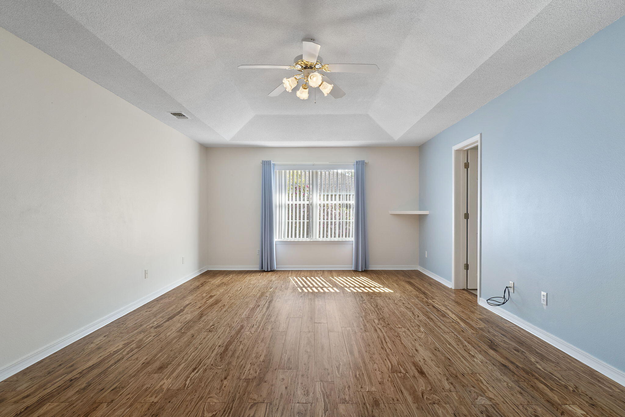 HOLLEY BY THE SEA - Residential