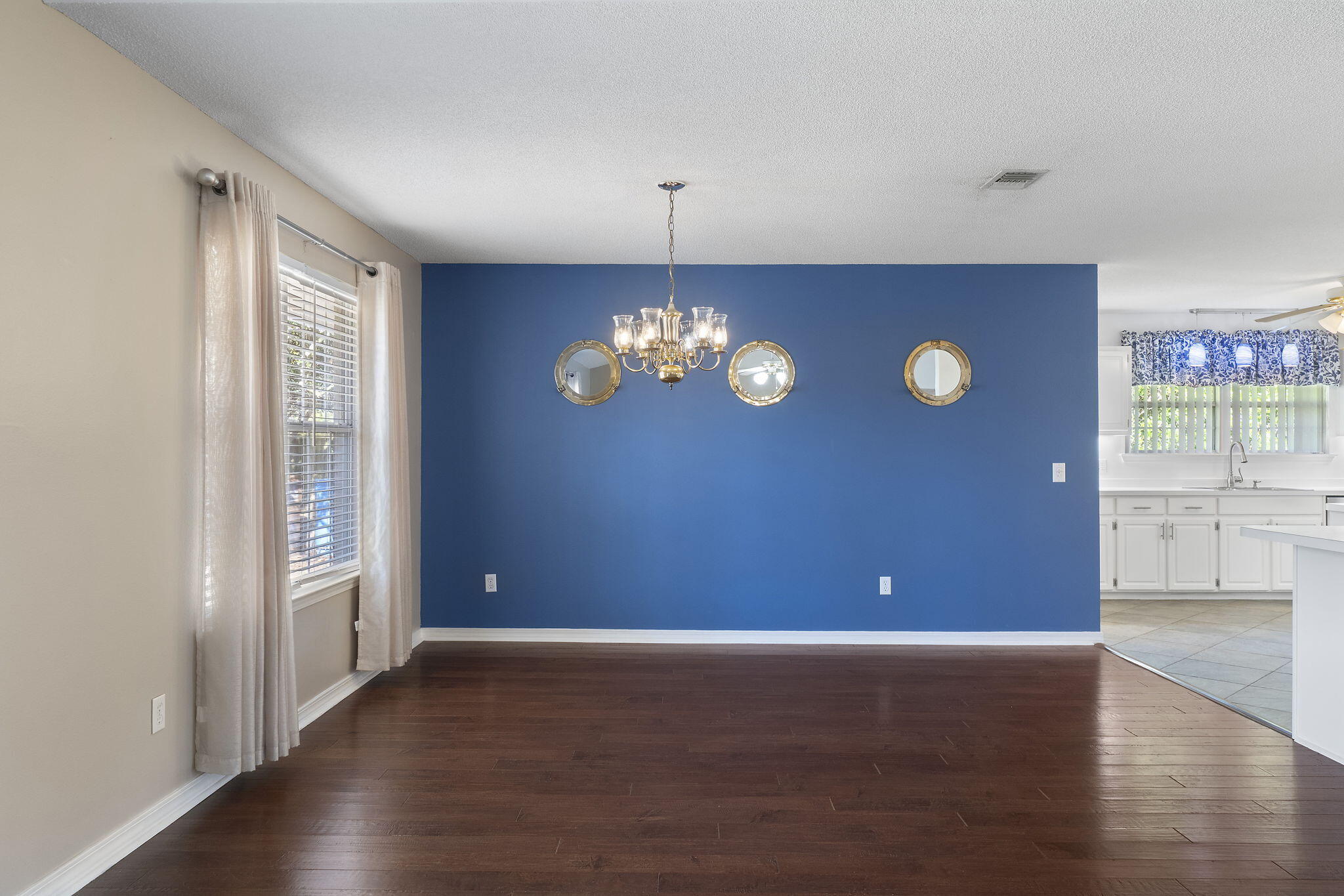 HOLLEY BY THE SEA - Residential