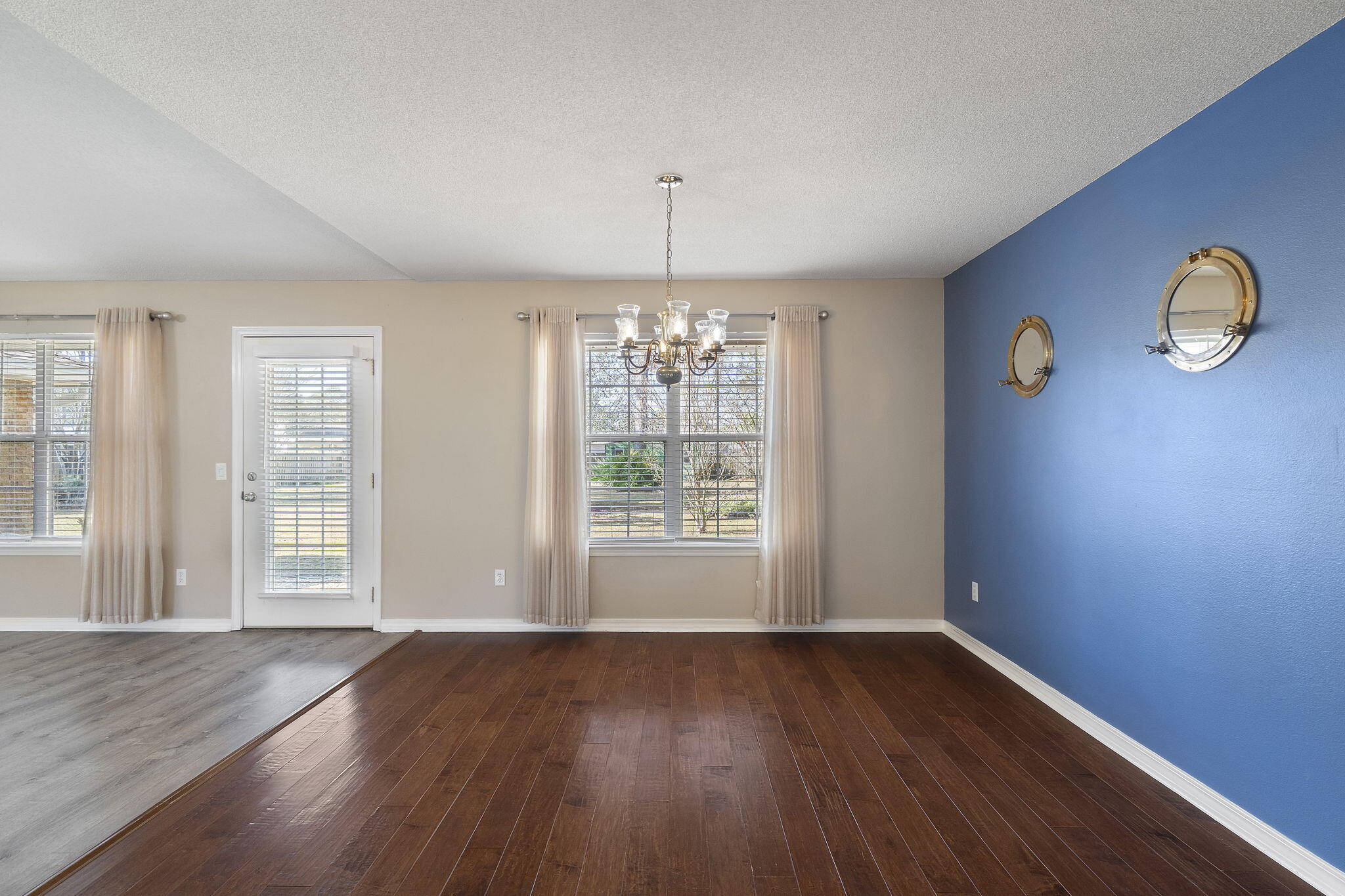 HOLLEY BY THE SEA - Residential