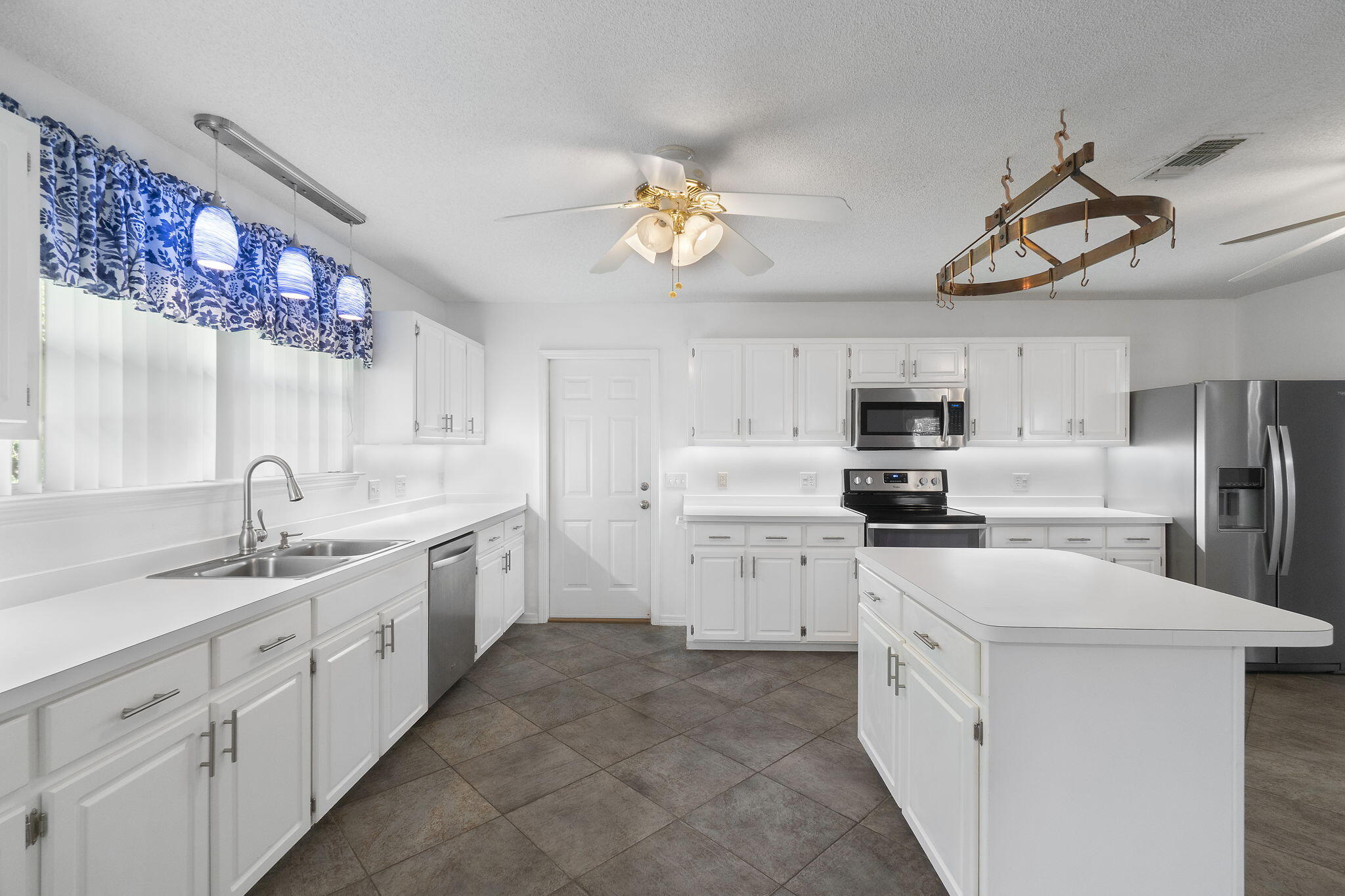 HOLLEY BY THE SEA - Residential