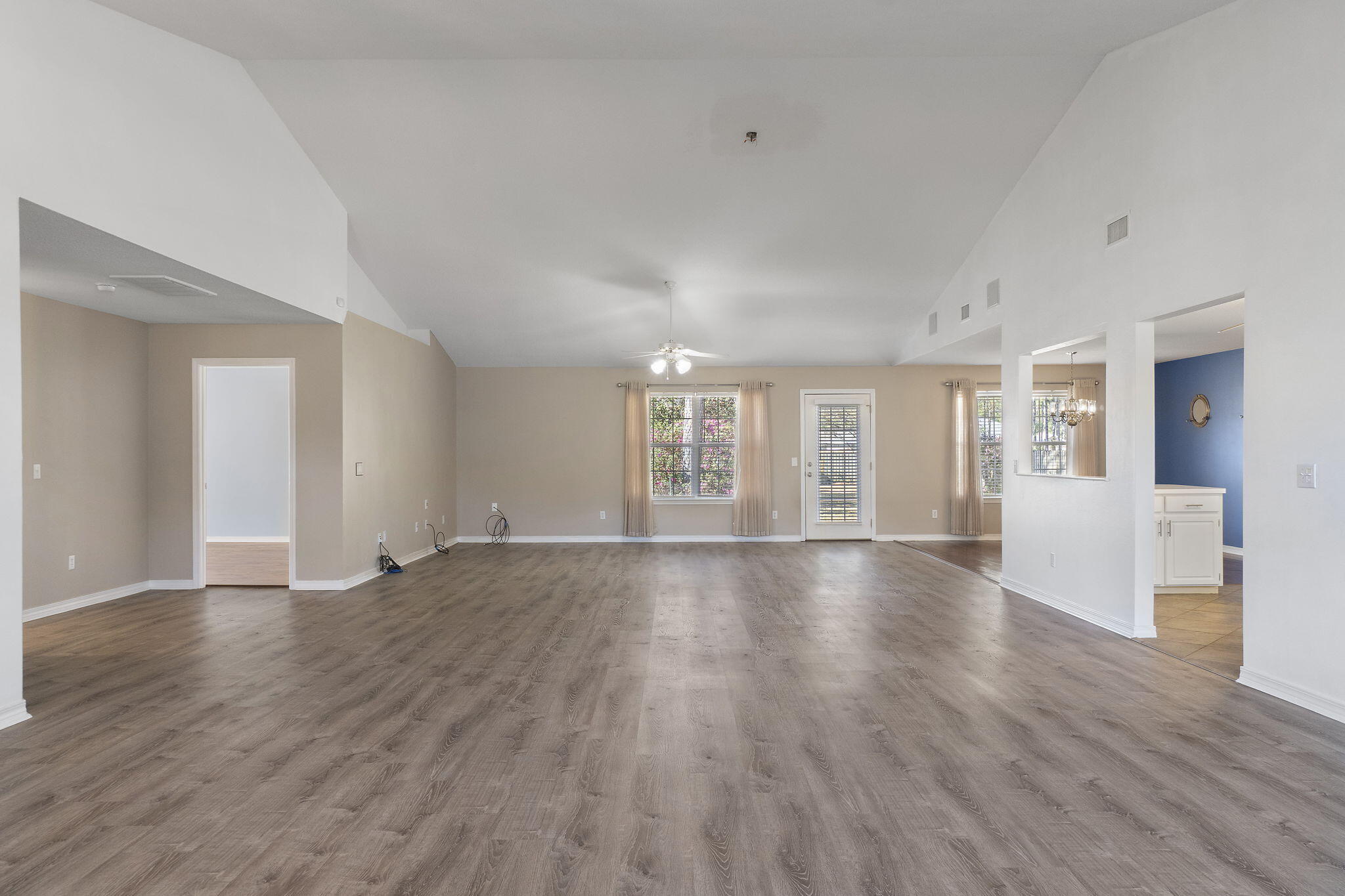 HOLLEY BY THE SEA - Residential