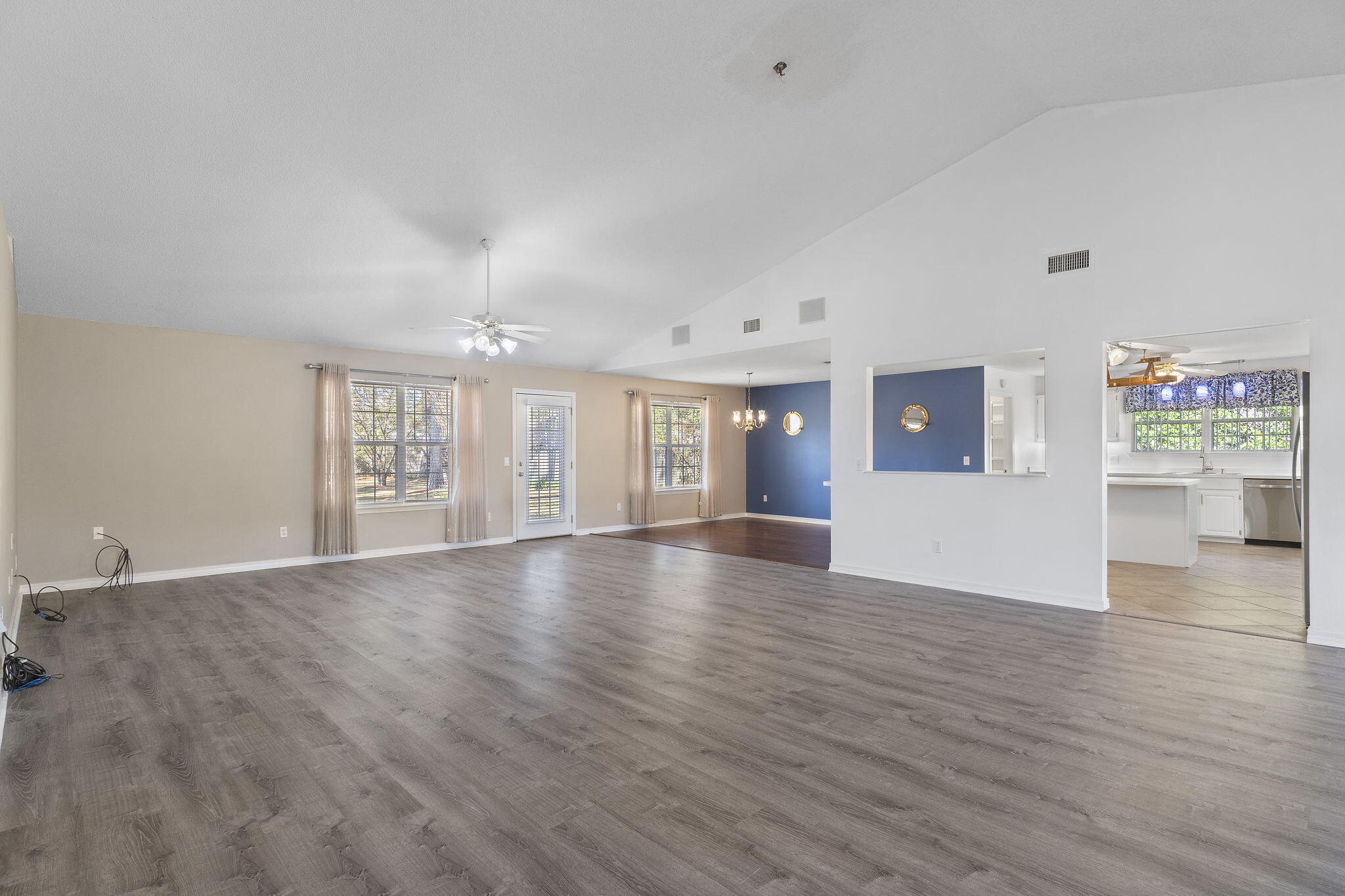 HOLLEY BY THE SEA - Residential