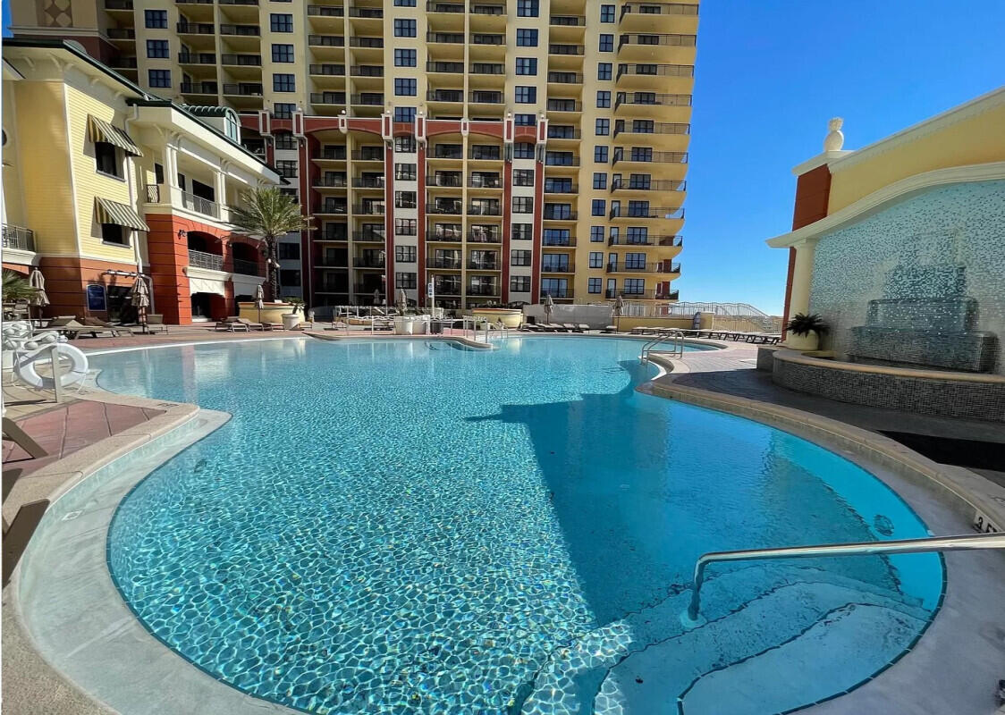 EMERALD GRANDE - Residential