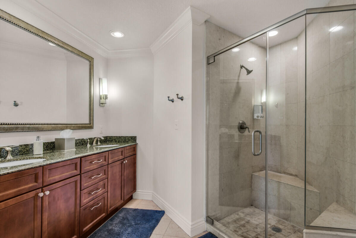 EMERALD GRANDE - Residential