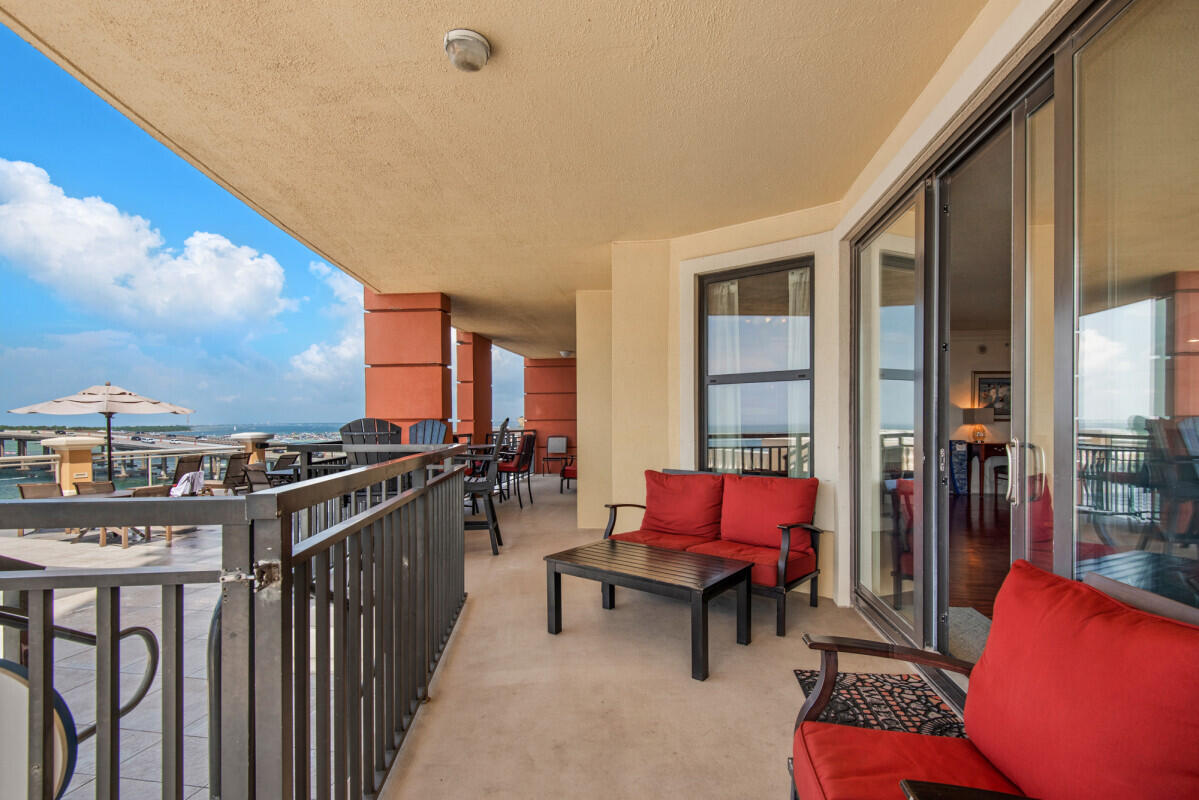 EMERALD GRANDE - Residential