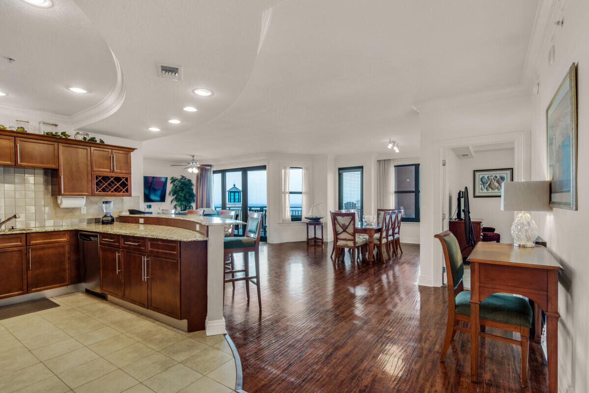 EMERALD GRANDE - Residential