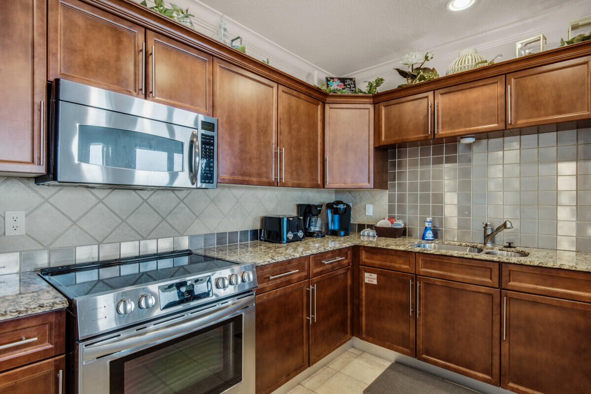 EMERALD GRANDE - Residential