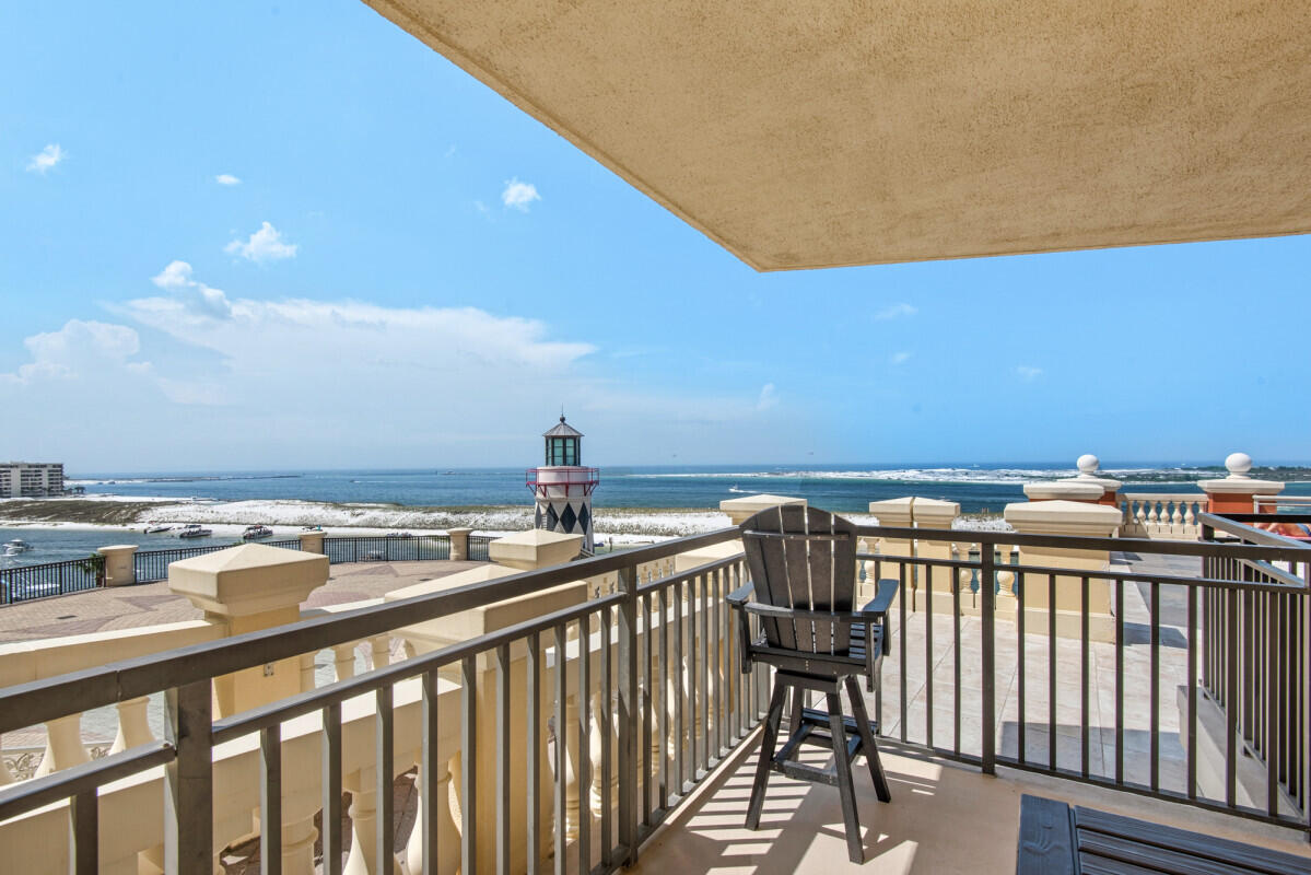 EMERALD GRANDE - Residential