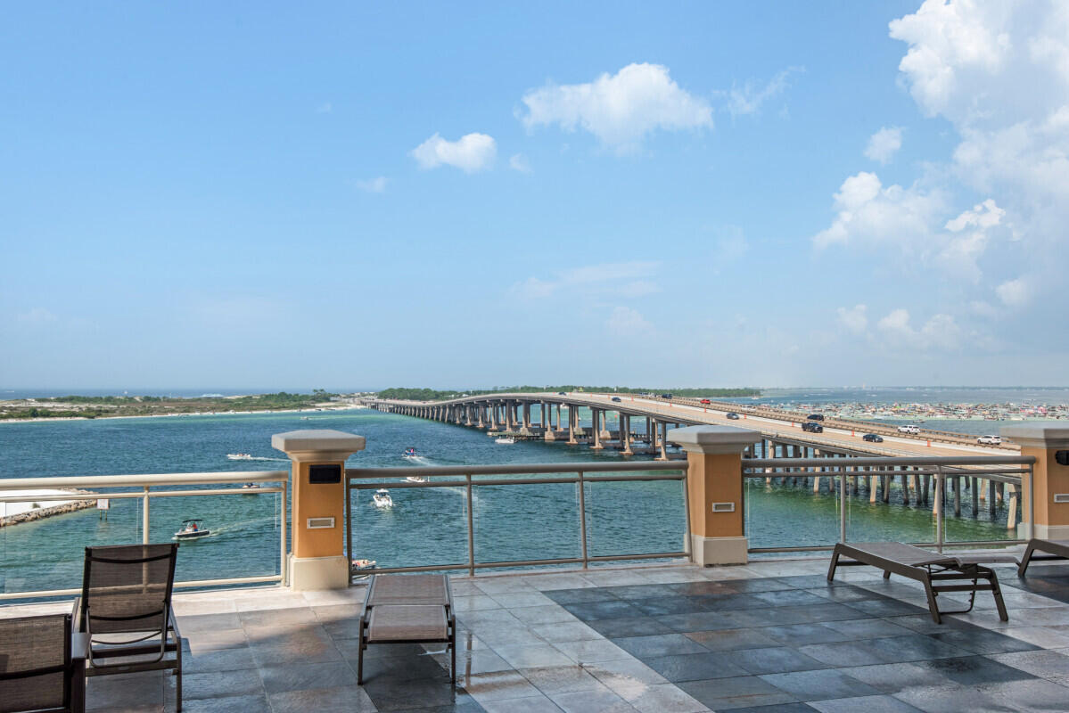 EMERALD GRANDE - Residential