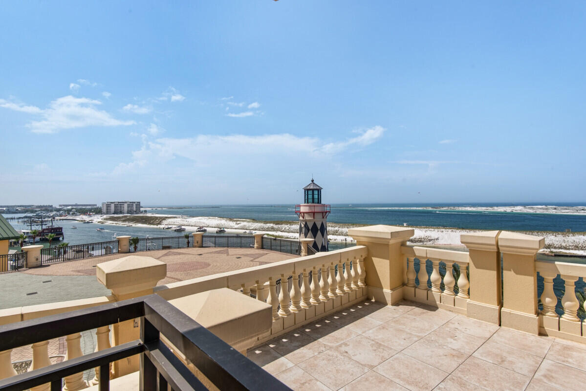 EMERALD GRANDE - Residential