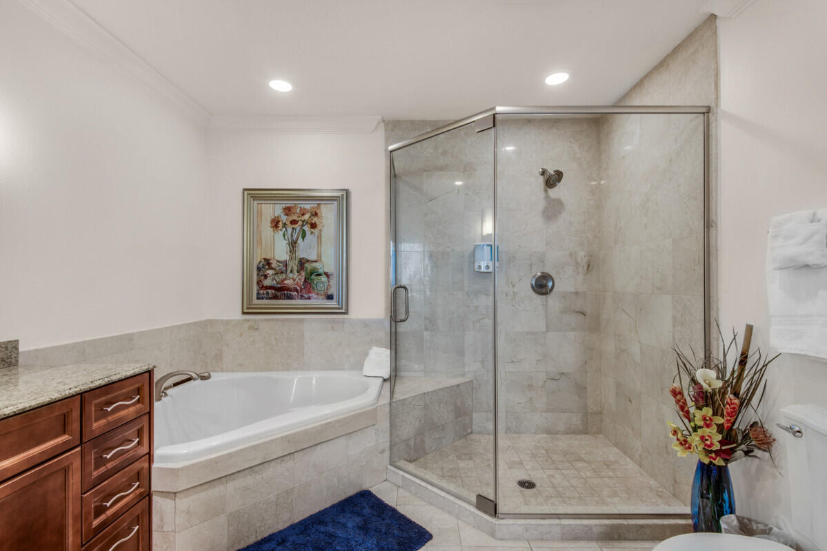 EMERALD GRANDE - Residential