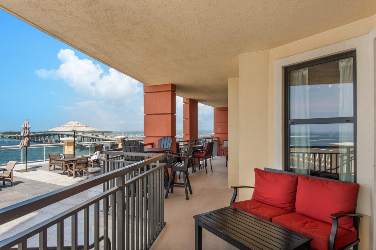 EMERALD GRANDE - Residential