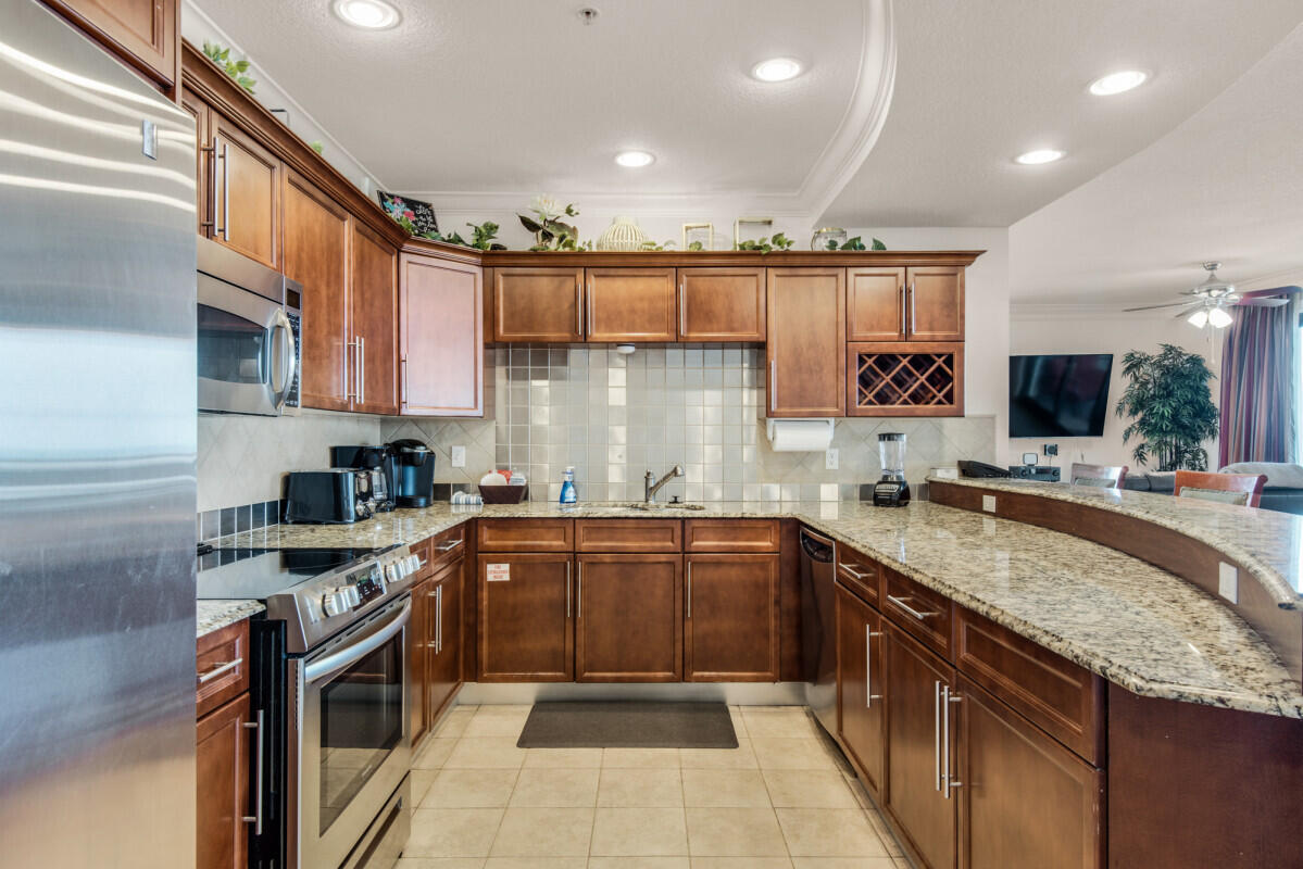 10 Harbor Boulevard GV25