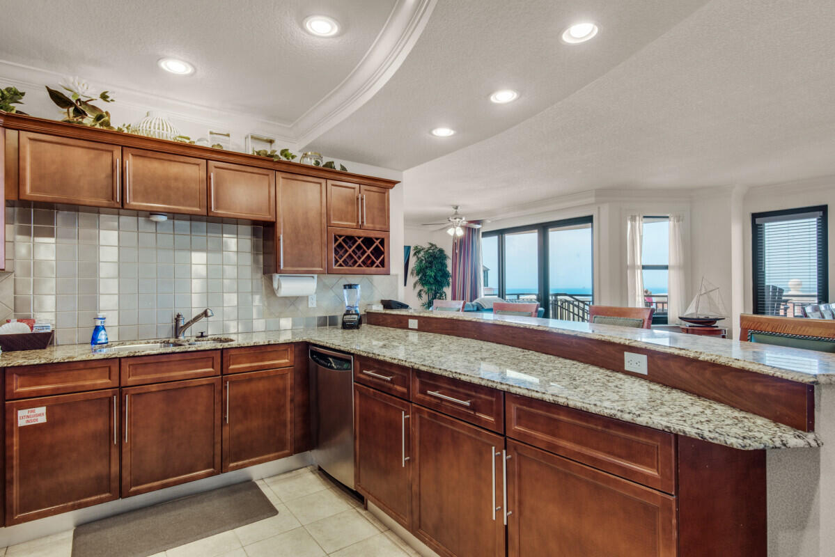 EMERALD GRANDE - Residential