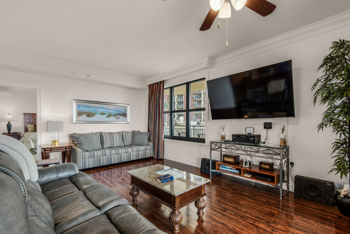 EMERALD GRANDE - Residential