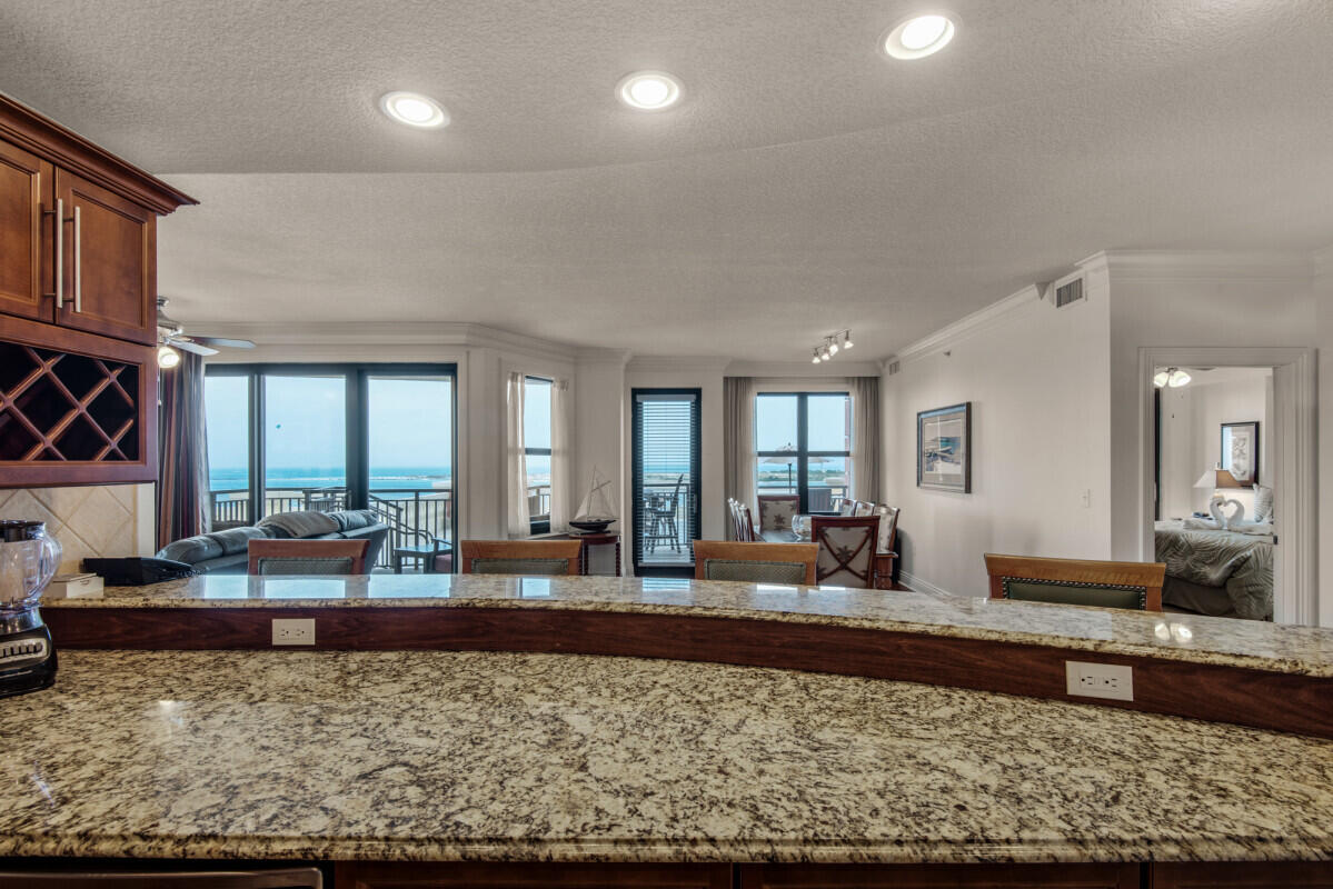 EMERALD GRANDE - Residential