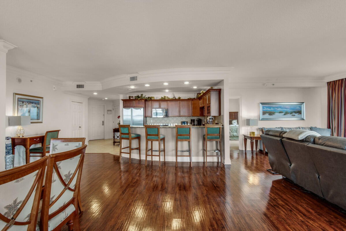 EMERALD GRANDE - Residential