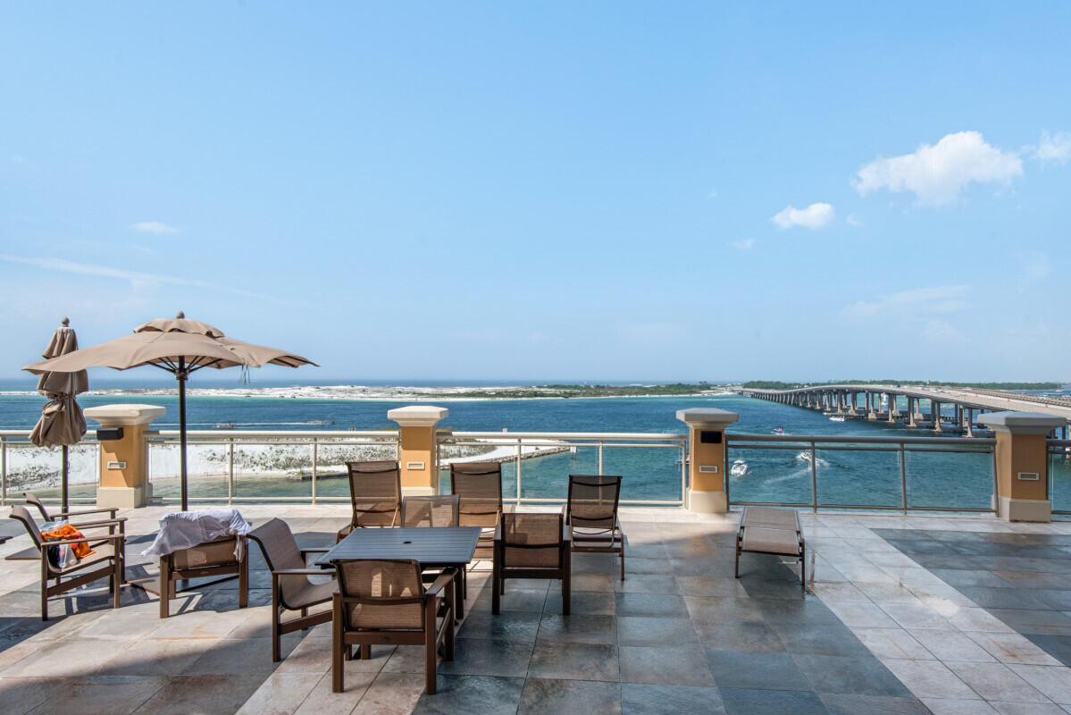 EMERALD GRANDE - Residential