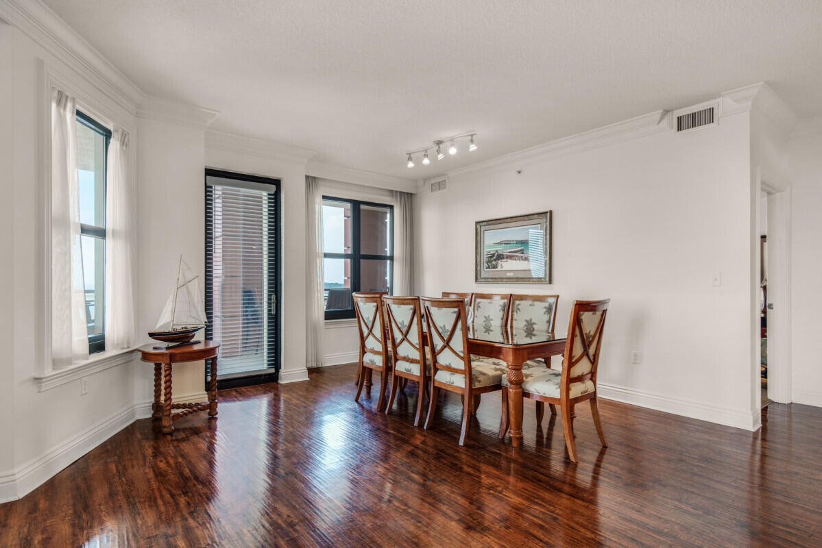 EMERALD GRANDE - Residential