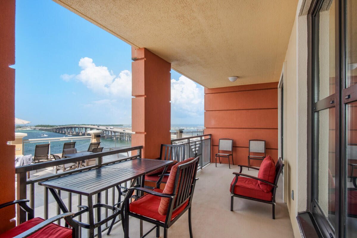 EMERALD GRANDE - Residential