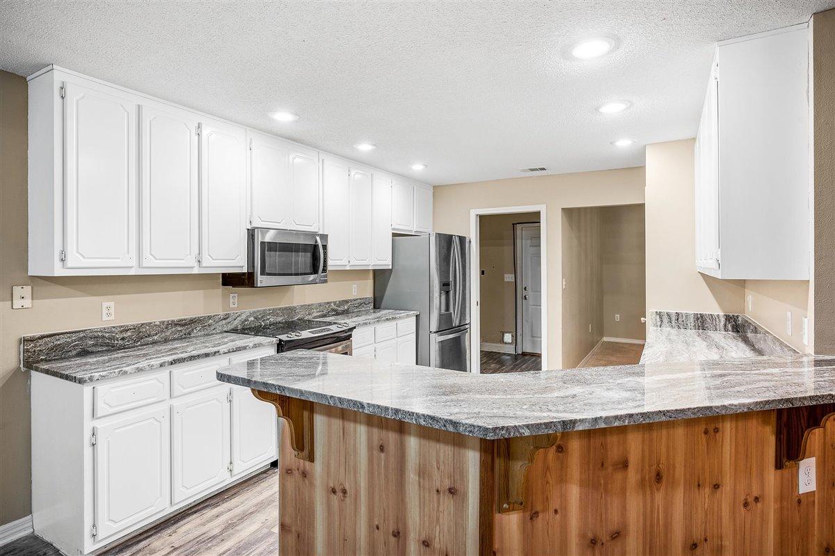 COUNTRY CLUB ESTATES 1 OF CRESTVIEW - Residential