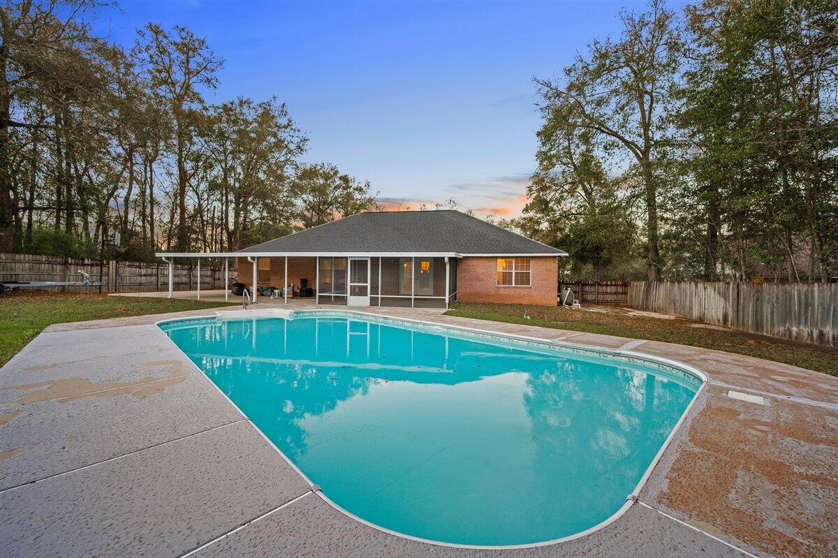 COUNTRY CLUB ESTATES 1 OF CRESTVIEW - Residential