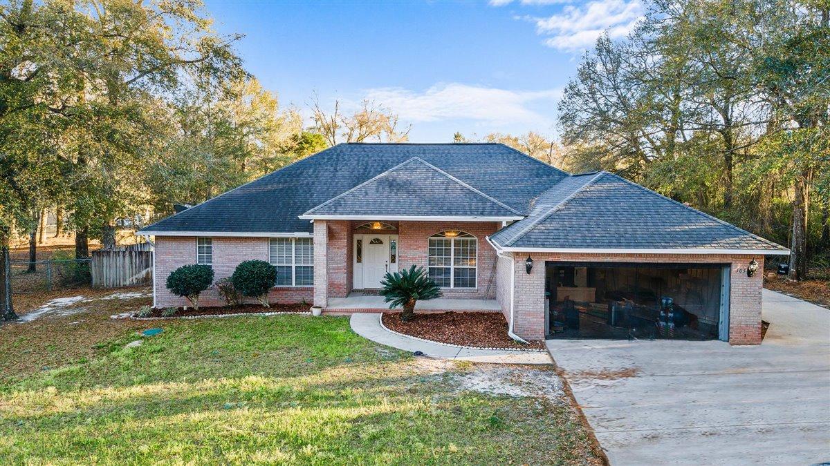 COUNTRY CLUB ESTATES 1 OF CRESTVIEW - Residential