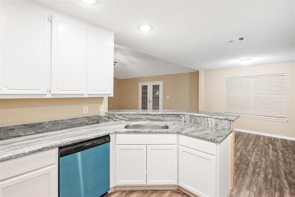 COUNTRY CLUB ESTATES 1 OF CRESTVIEW - Residential