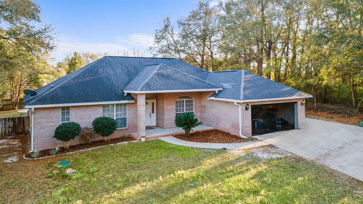 COUNTRY CLUB ESTATES 1 OF CRESTVIEW - Residential