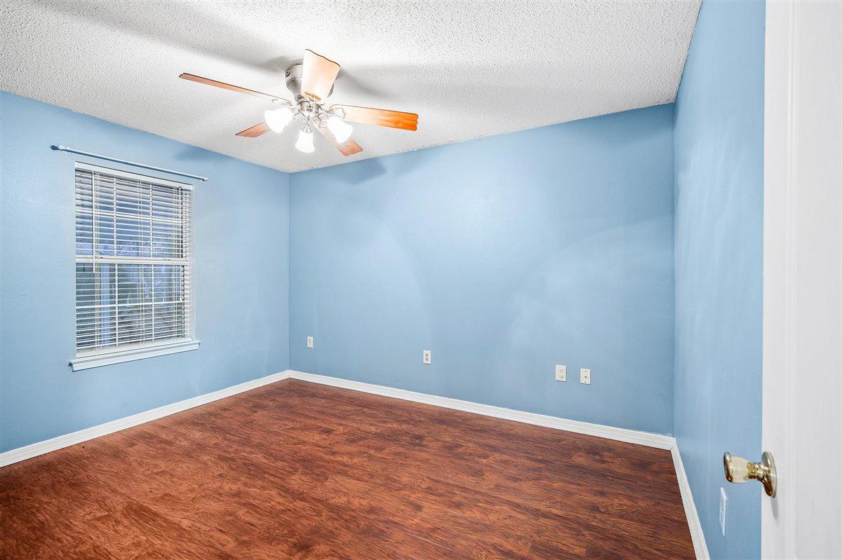 COUNTRY CLUB ESTATES 1 OF CRESTVIEW - Residential