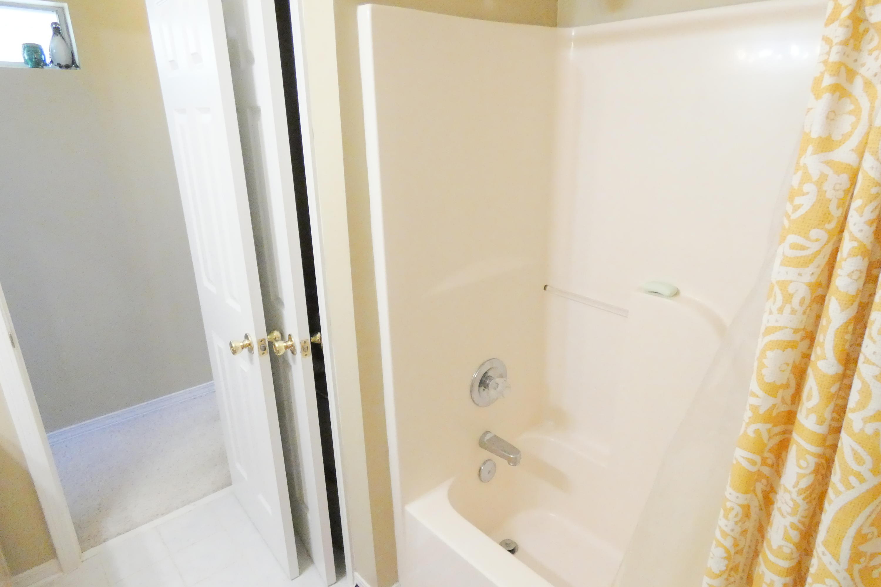 HIDDEN BAY VILLAGE - Residential