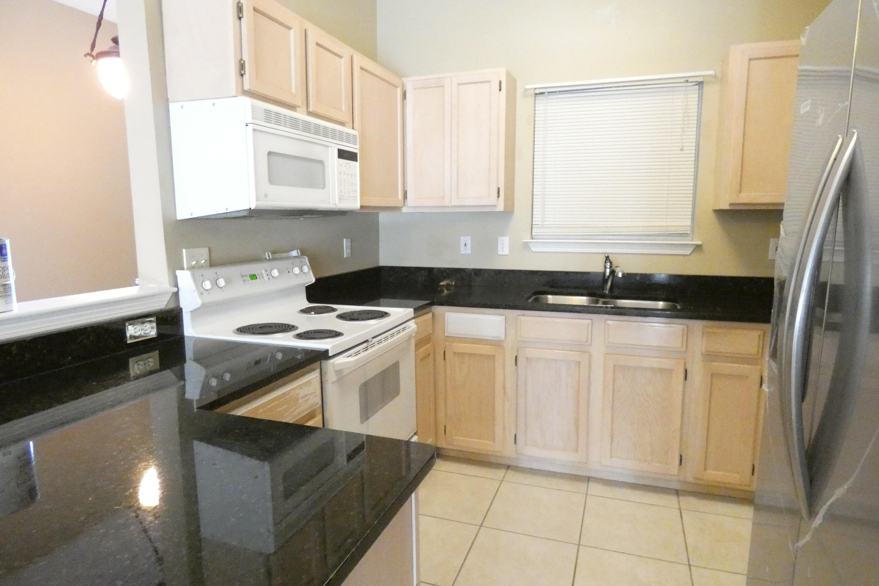 HIDDEN BAY VILLAGE - Residential