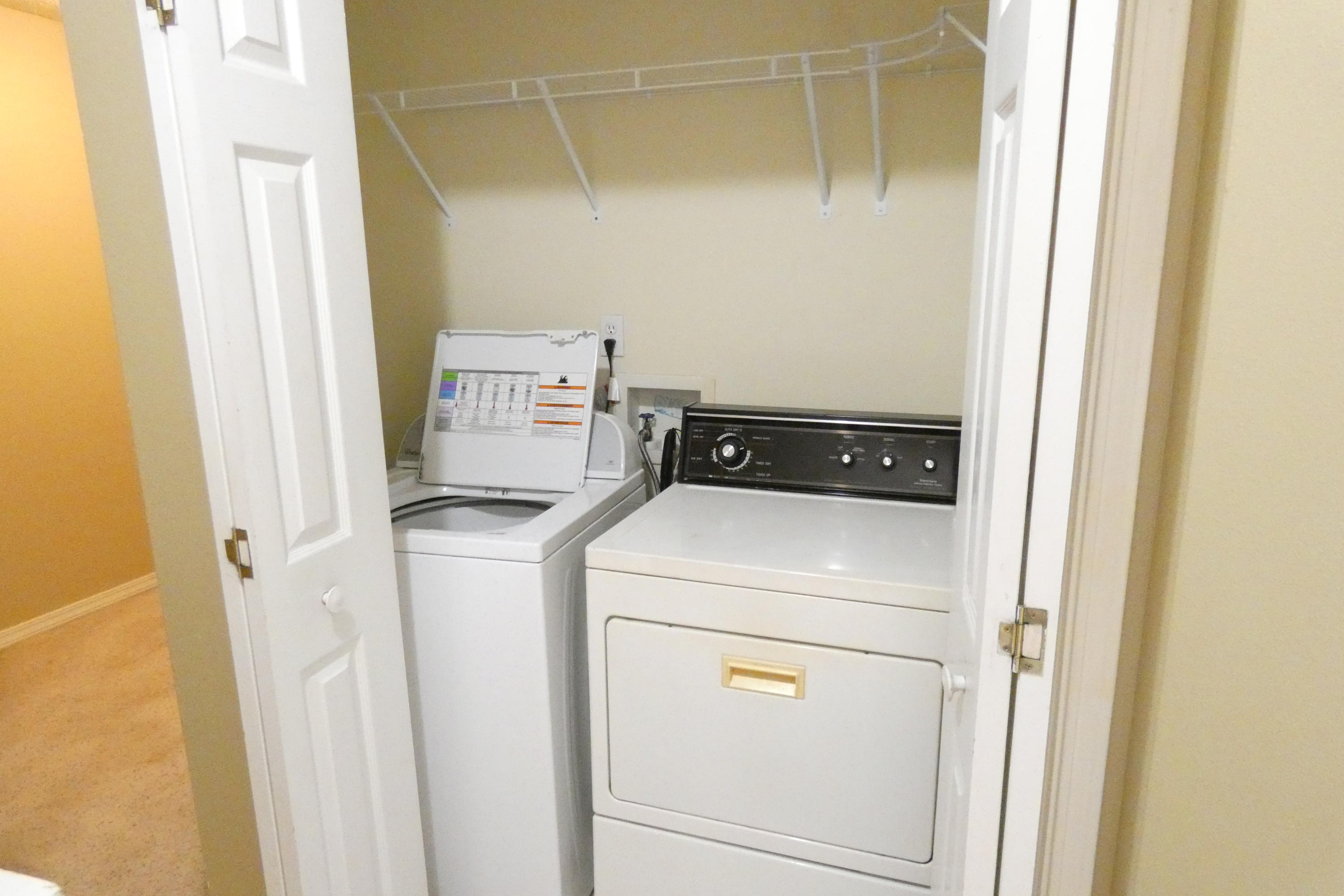 HIDDEN BAY VILLAGE - Residential