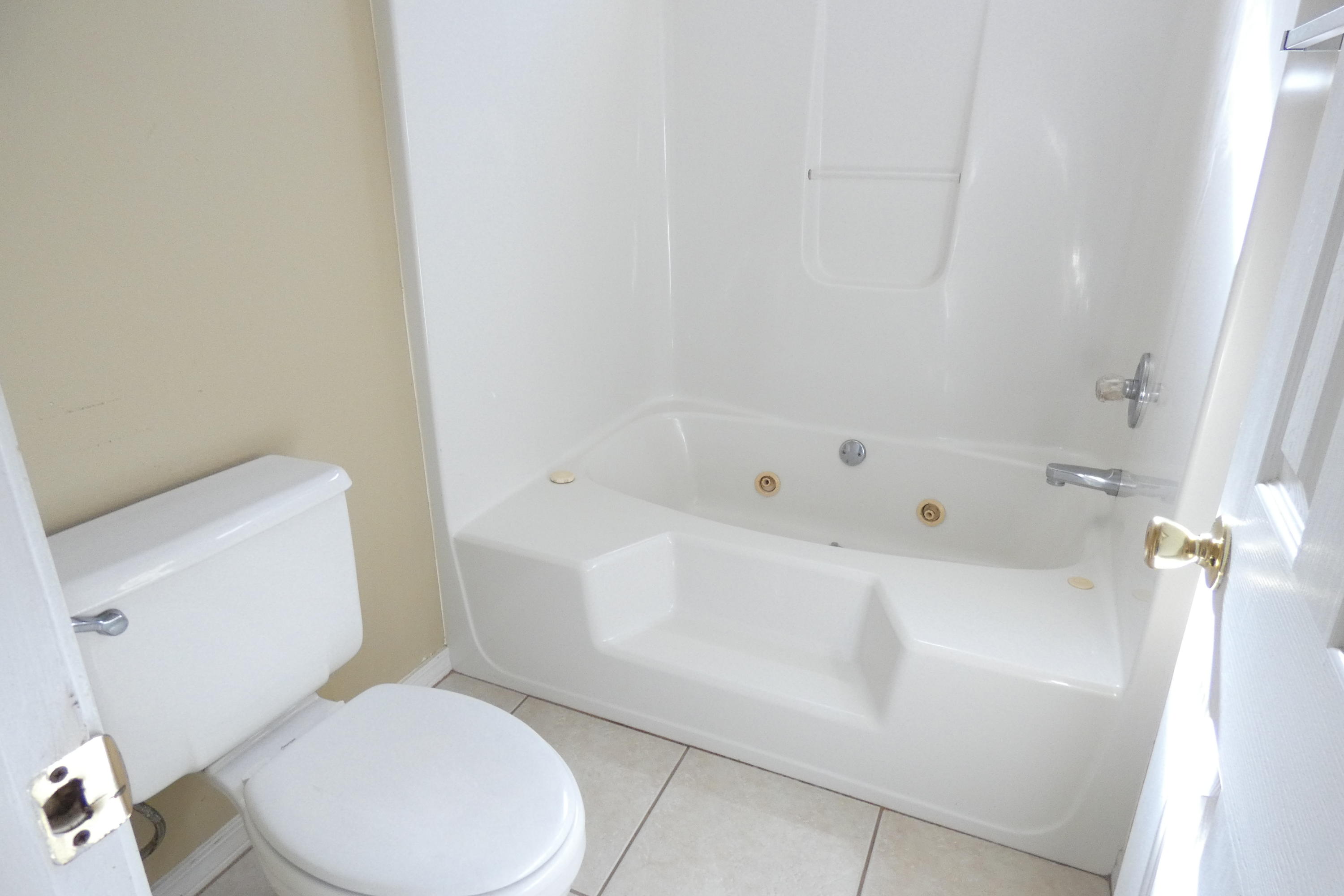 HIDDEN BAY VILLAGE - Residential