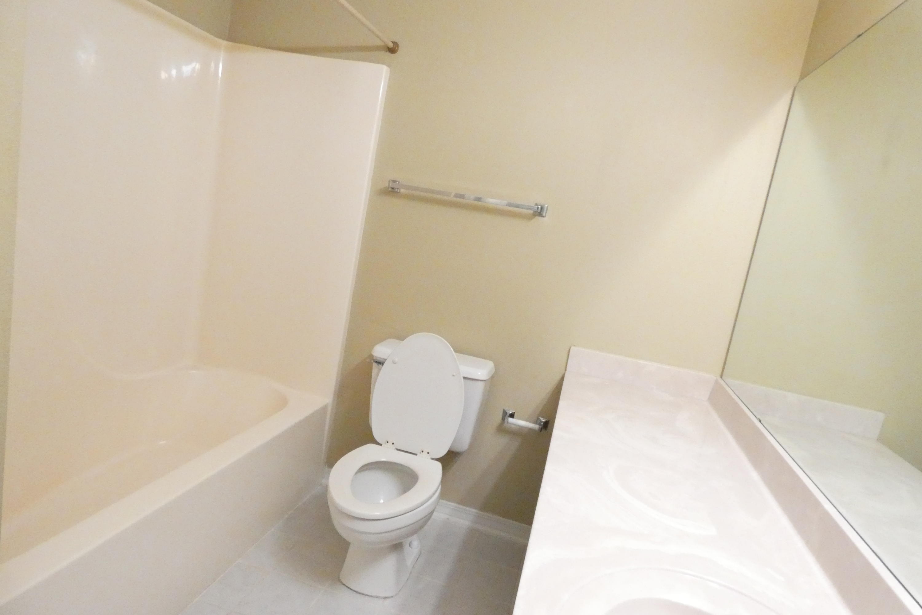 HIDDEN BAY VILLAGE - Residential