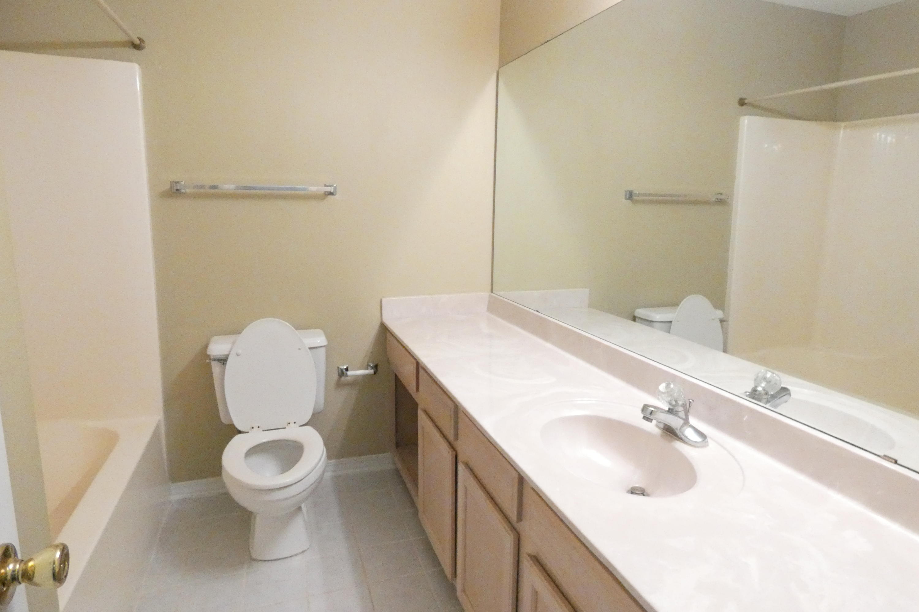 HIDDEN BAY VILLAGE - Residential